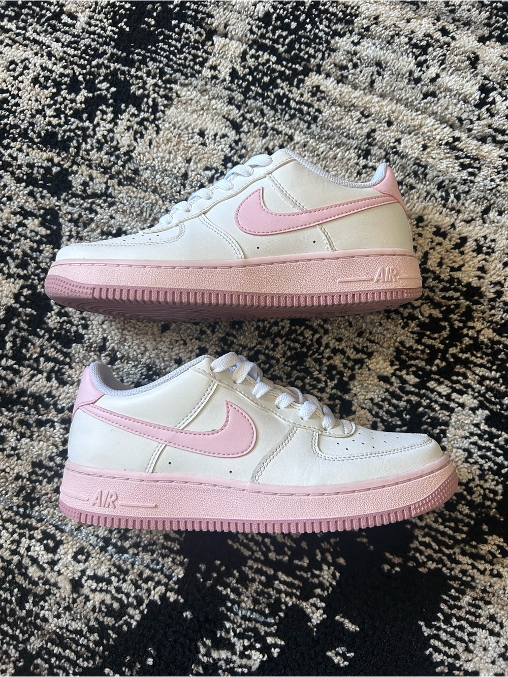 Nike Air Force 1 Low-Top Sneakers - White & Light Pink 5.5 youth / women’s 7